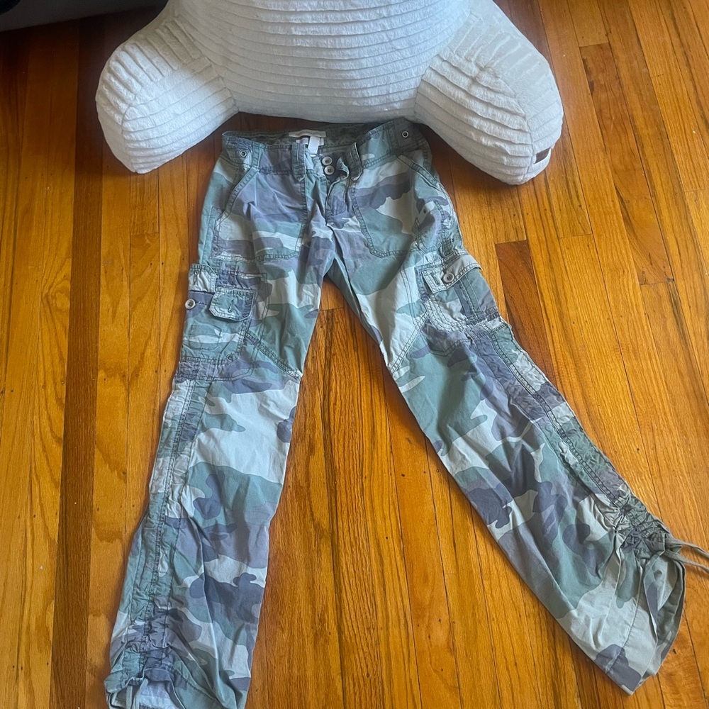 Abercrombie and Fitch women Green Camouflage Pants
